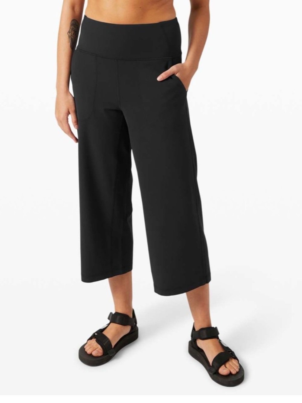 Lululemon Align Wide Leg Crop 23” Black size 6